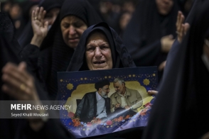 تجمع بزرگ اهوازی ها به یاد رئیس جمهور شهید و همراهان