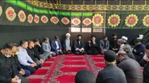 عکس/دیدار نماینده ولی فقیه در خوزستان با خانواده‌های جان‌باختگان حادثه تصادف شوشتر