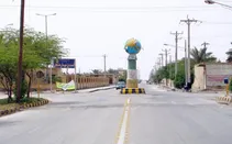شهرداری به نظافت خیابانها و جداول فاضلاب  هندیجان جنوبی اقدام کند