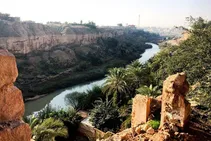 مهار آتش در باغ خان شوشتر